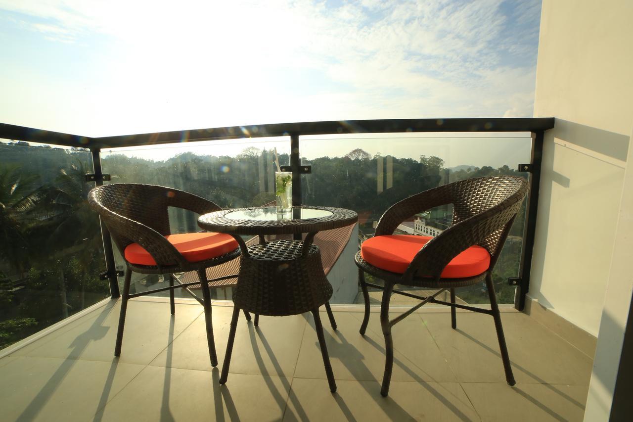 Lavendish Hills كاندي المظهر الخارجي الصورة